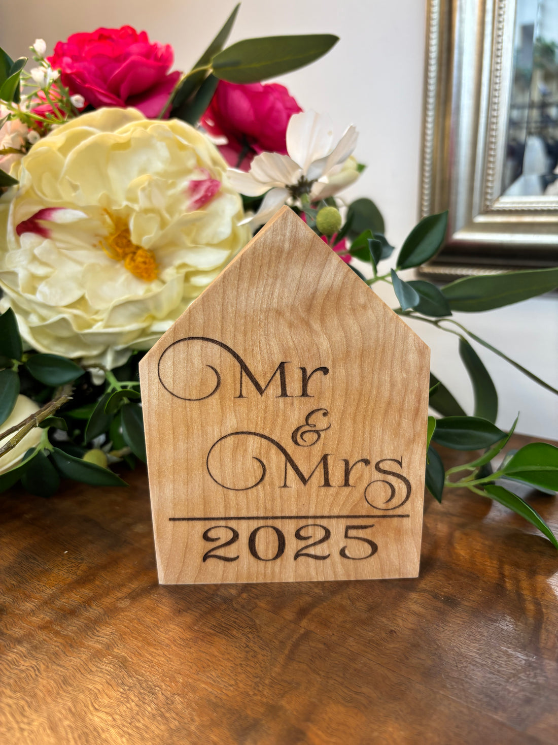 Mr & Mrs 2025 Wooden Laser Shelf Sitter