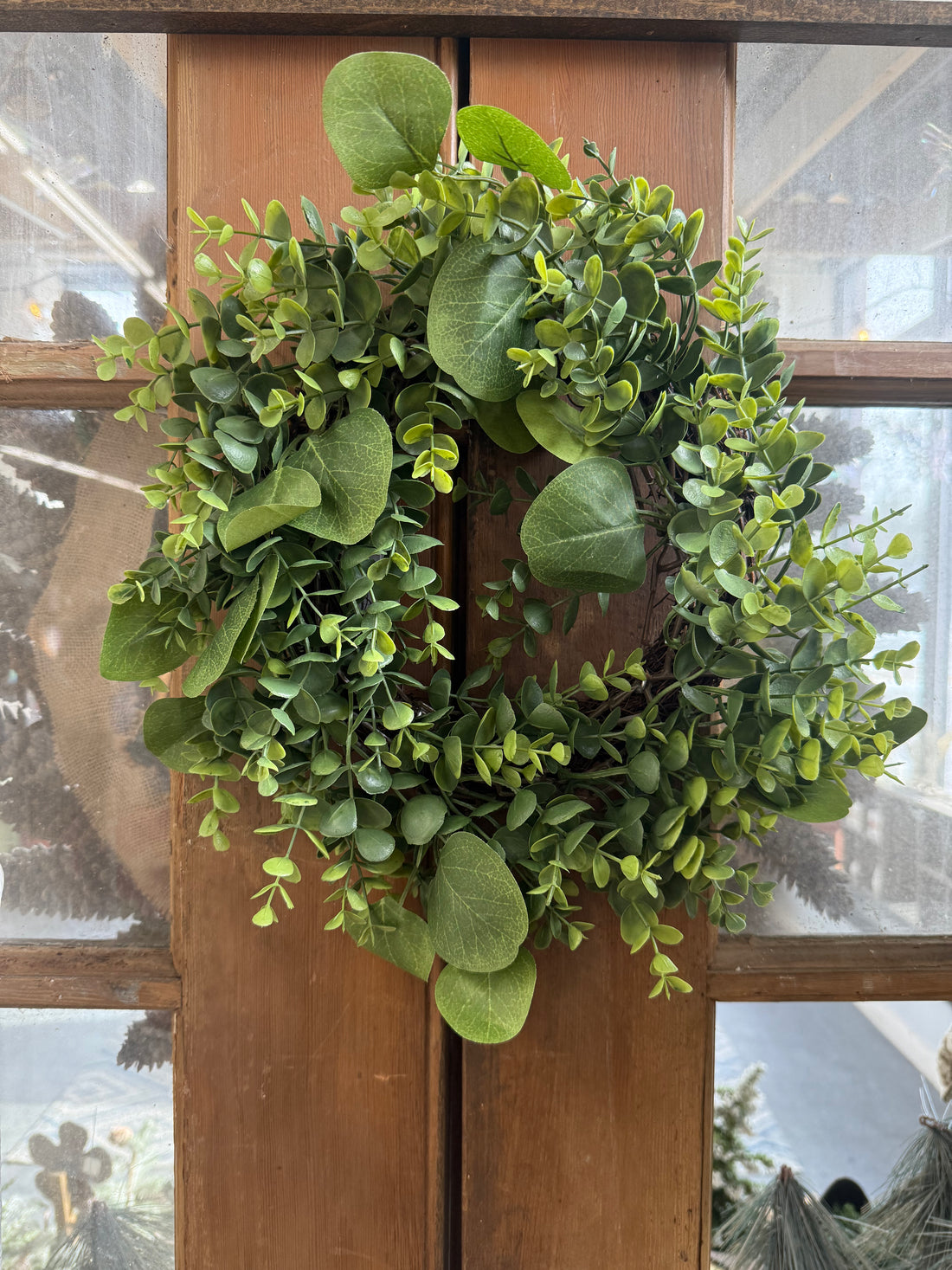 14" Ashford Eucalyptus Candle Wreath