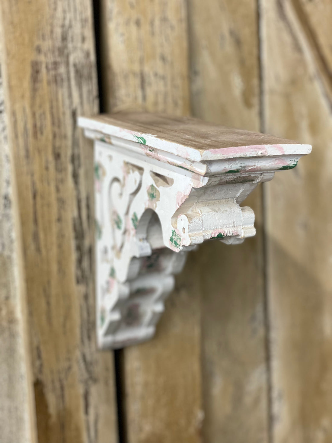 White Corbel